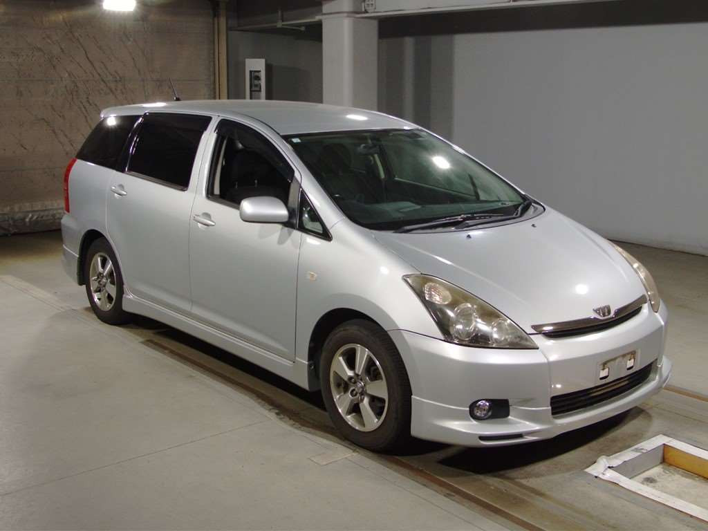 2003 Toyota Wish ZNE10G[2]