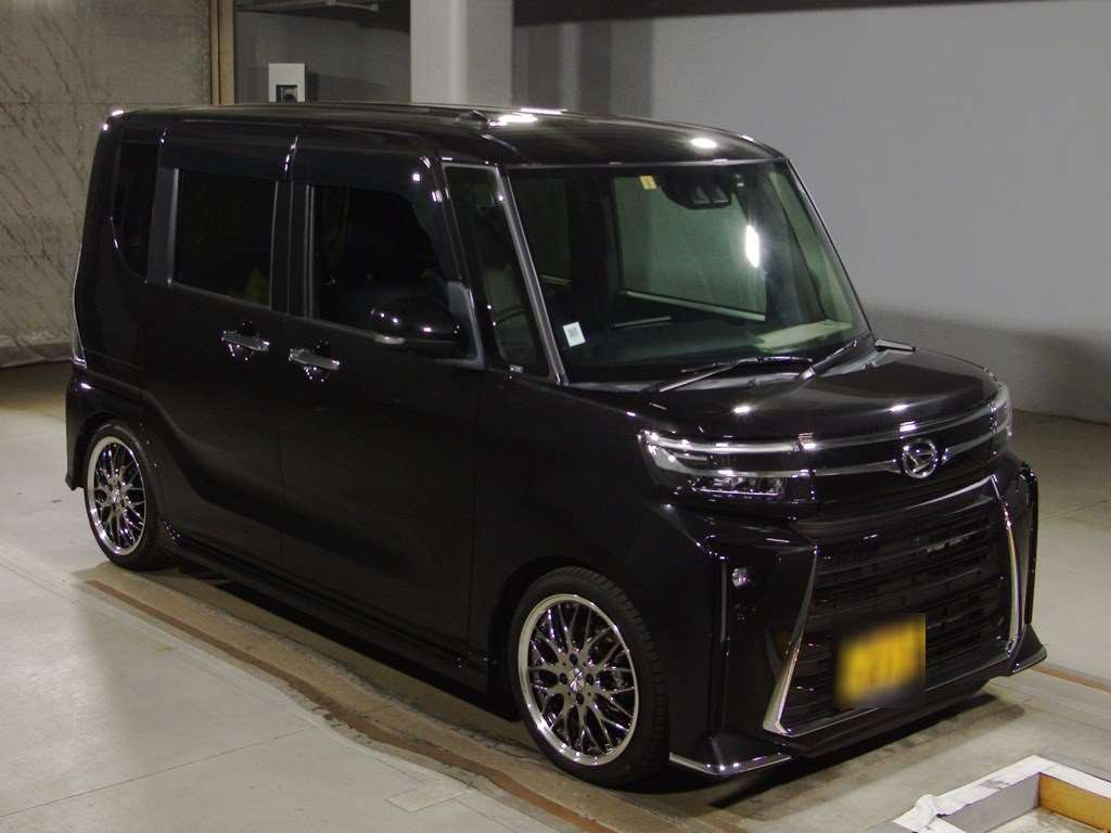 2023 Daihatsu Tanto Custom LA650S[2]