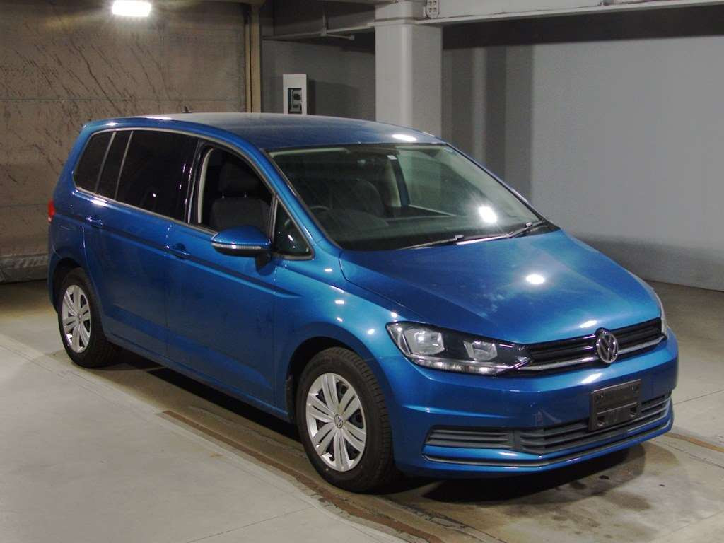 2017 Volkswagen Golf Touran 1TCZD[2]