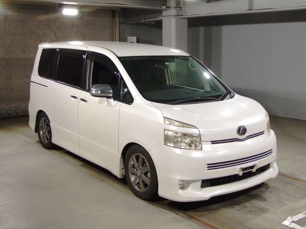 2009 Toyota Voxy ZRR70W[2]