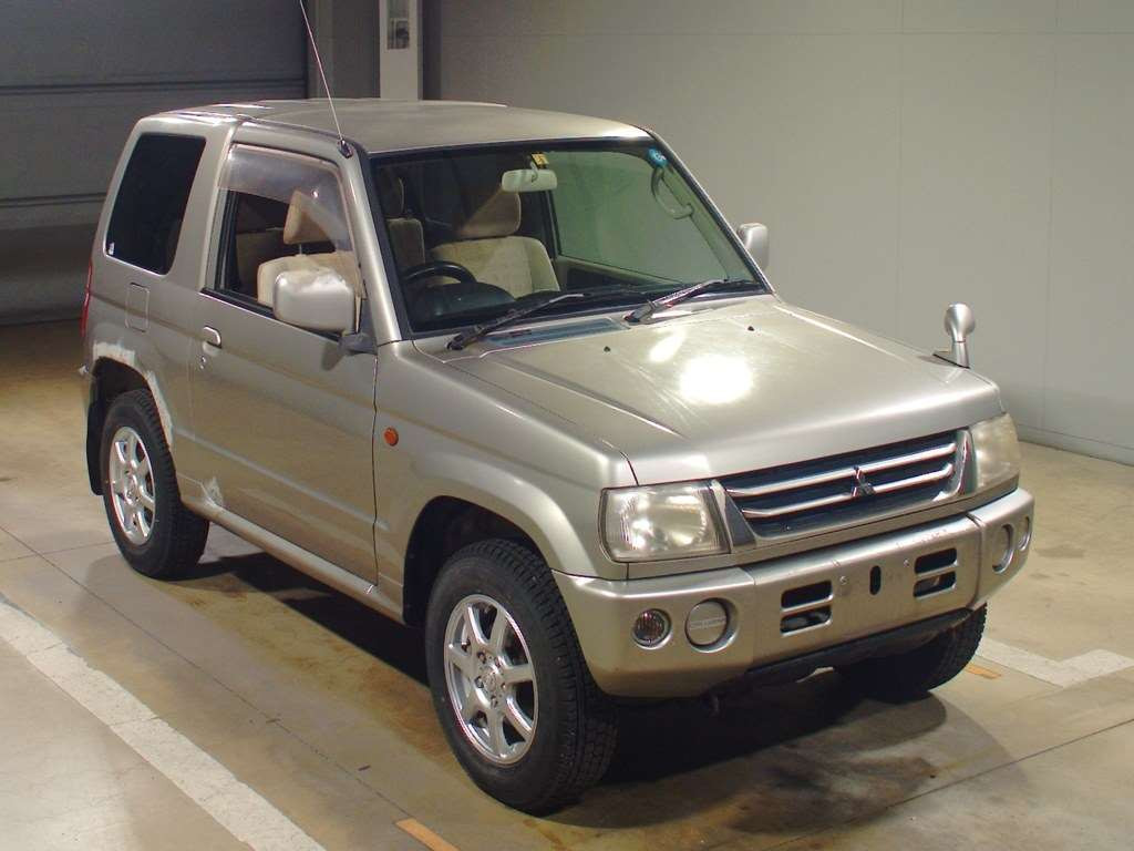 2005 Mitsubishi Pajero Mini H58A[2]