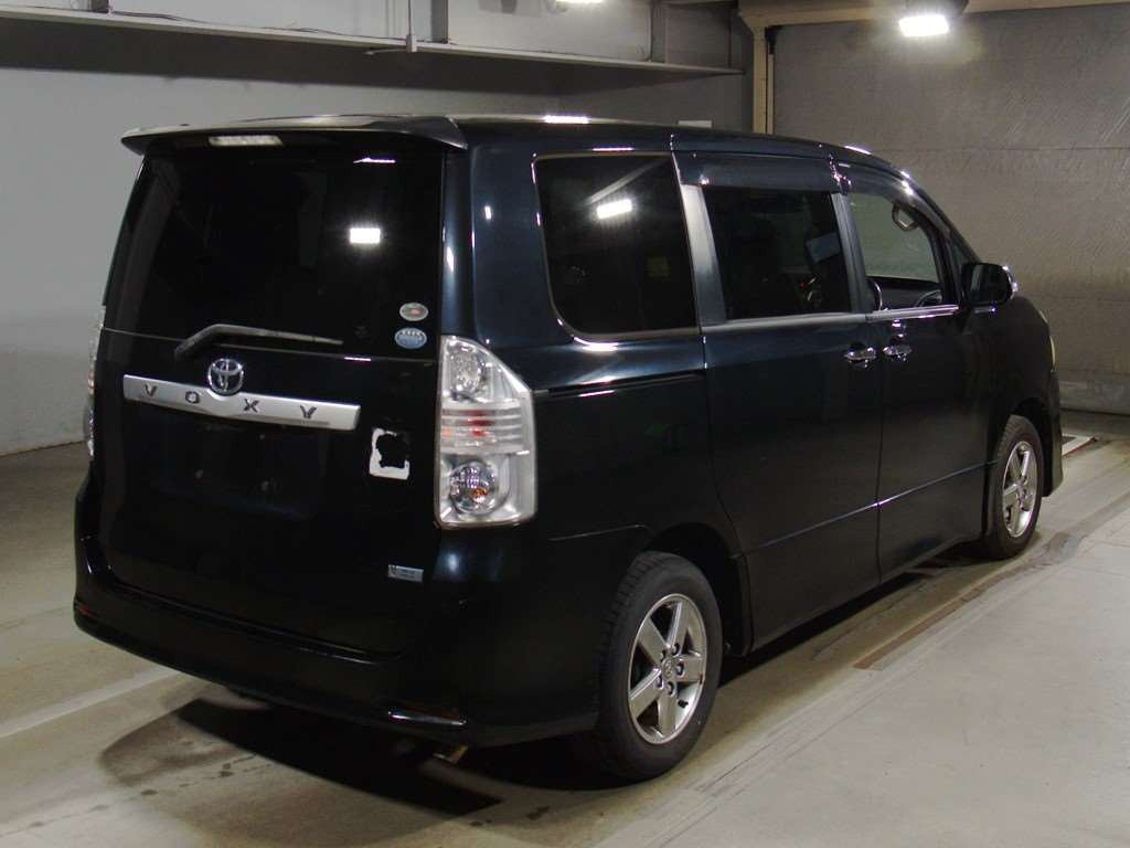 2009 Toyota Voxy ZRR70W[1]