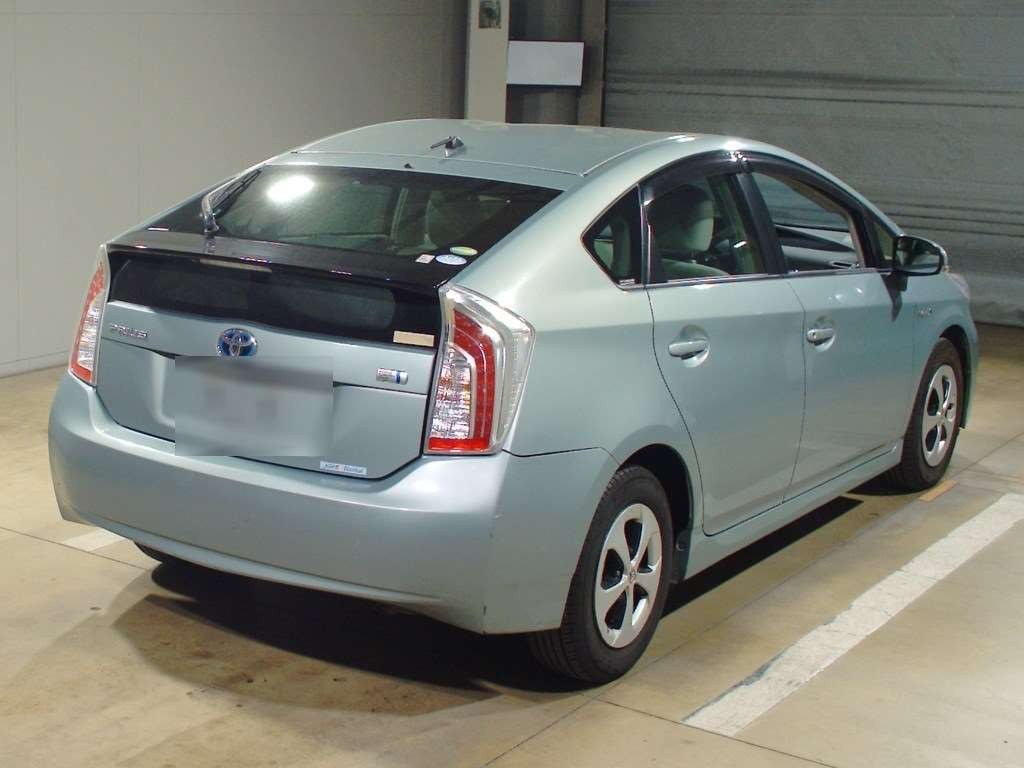 2013 Toyota Prius ZVW30[1]