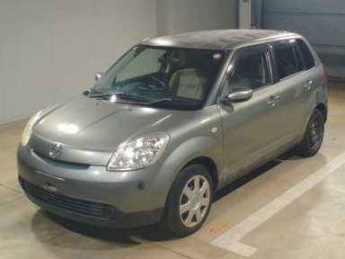 2004 Mazda Verisa