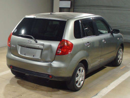 2004 Mazda Verisa