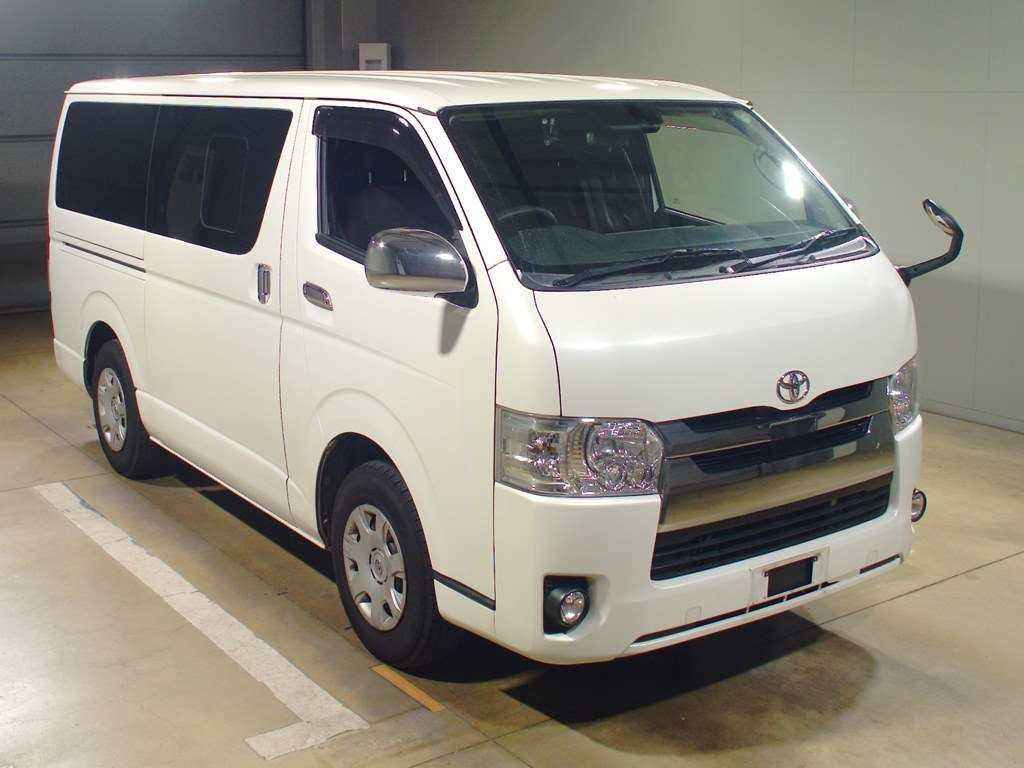 2019 Toyota Hiace Van GDH201V[2]