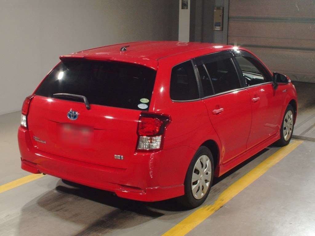 2013 Toyota Corolla Fielder NKE165G[1]