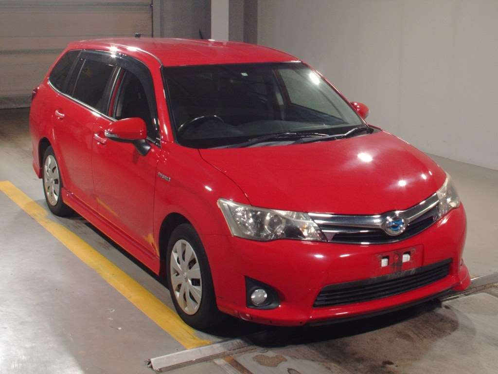 2013 Toyota Corolla Fielder NKE165G[2]