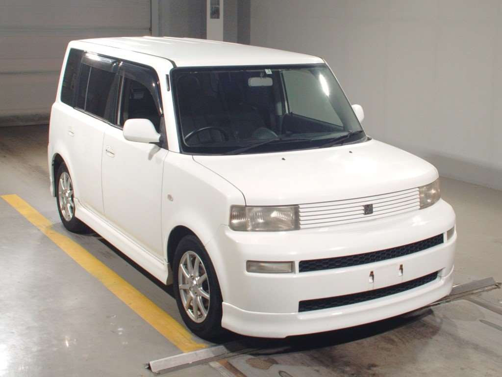 2005 Toyota bB NCP31[2]