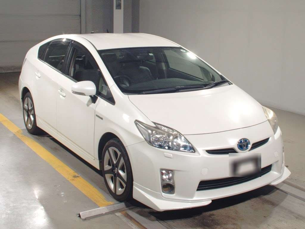 2011 Toyota Prius ZVW30[2]