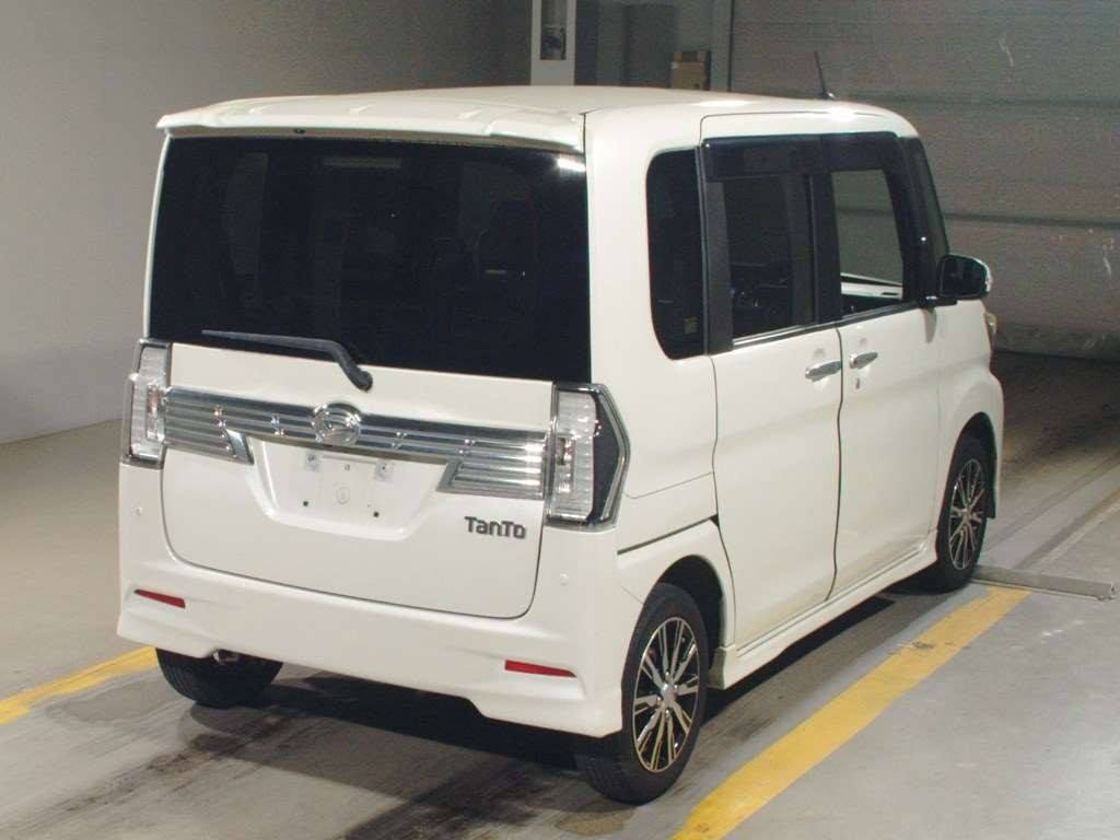 2016 Daihatsu Tanto LA600S[1]