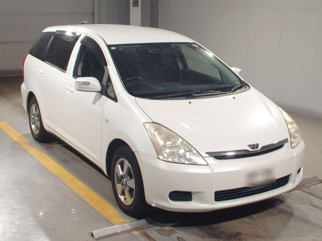 2004 Toyota Wish ZNE10G[2]