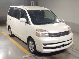 2006 Toyota Voxy