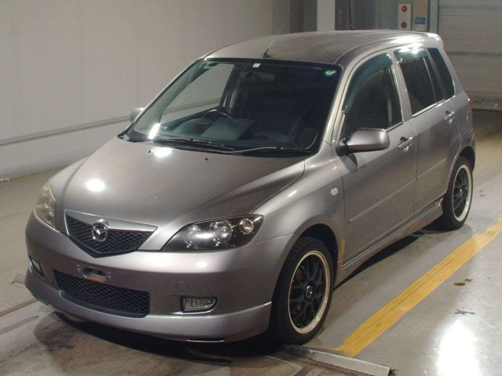 2005 Mazda Demio DY5W[0]