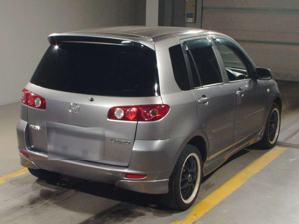 2005 Mazda Demio DY5W[1]