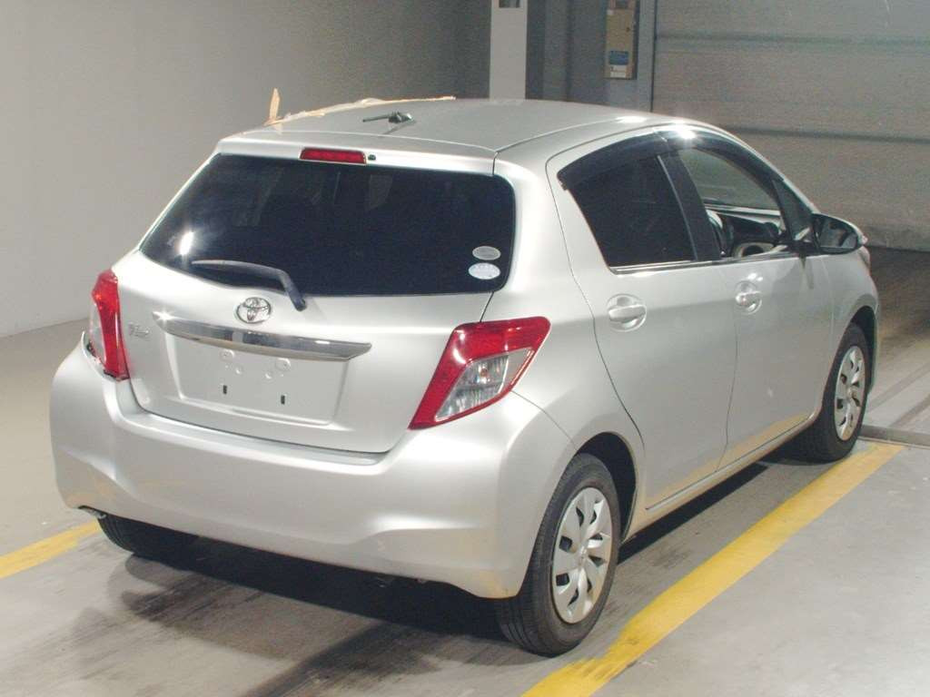 2011 Toyota Vitz KSP130[1]