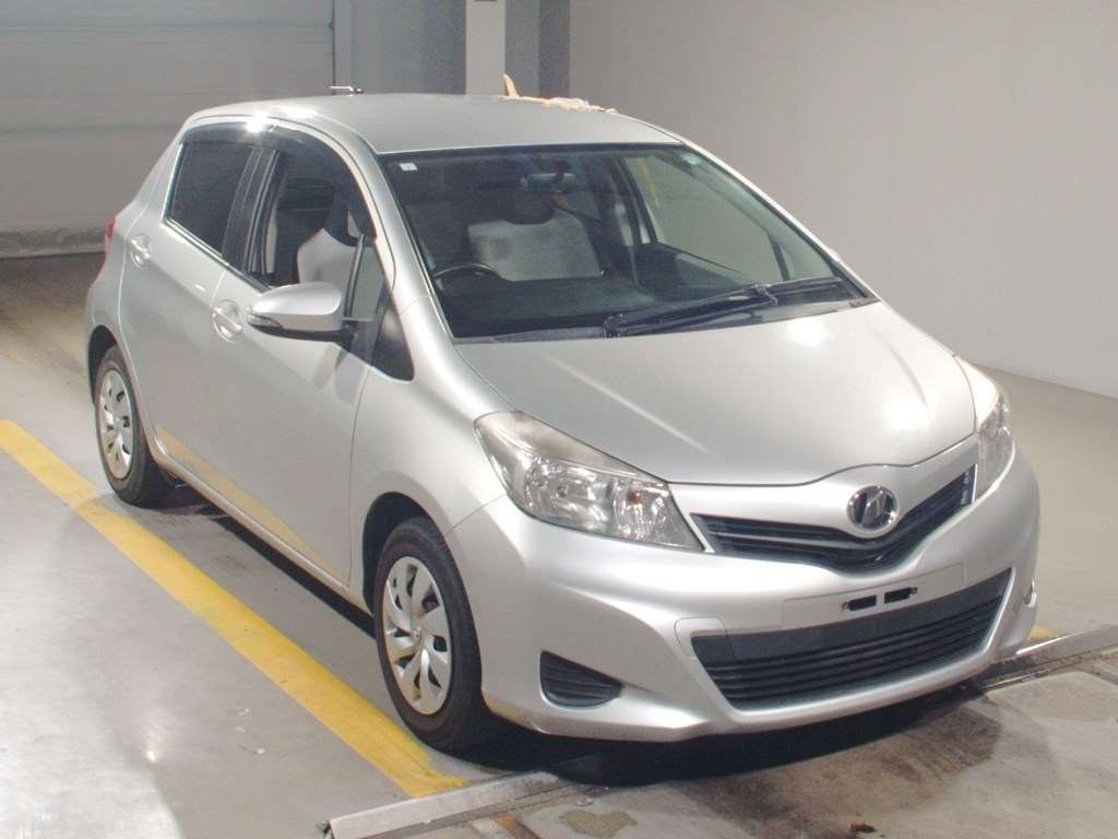 2011 Toyota Vitz KSP130[2]