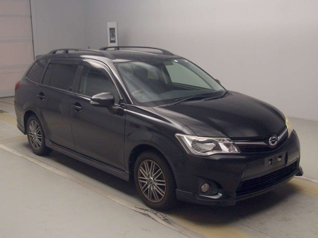 2012 Toyota Corolla Fielder NZE161G[2]