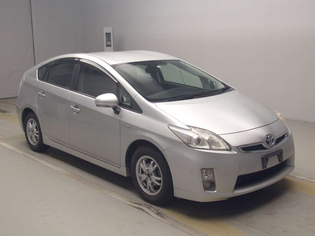 2011 Toyota Prius ZVW30[2]