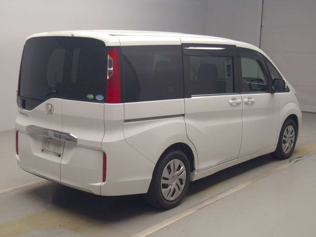 2016 Honda Step WGN RP1[1]