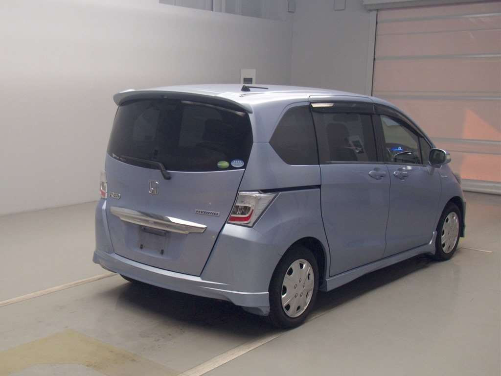 2013 Honda Freed hybrid GP3[1]