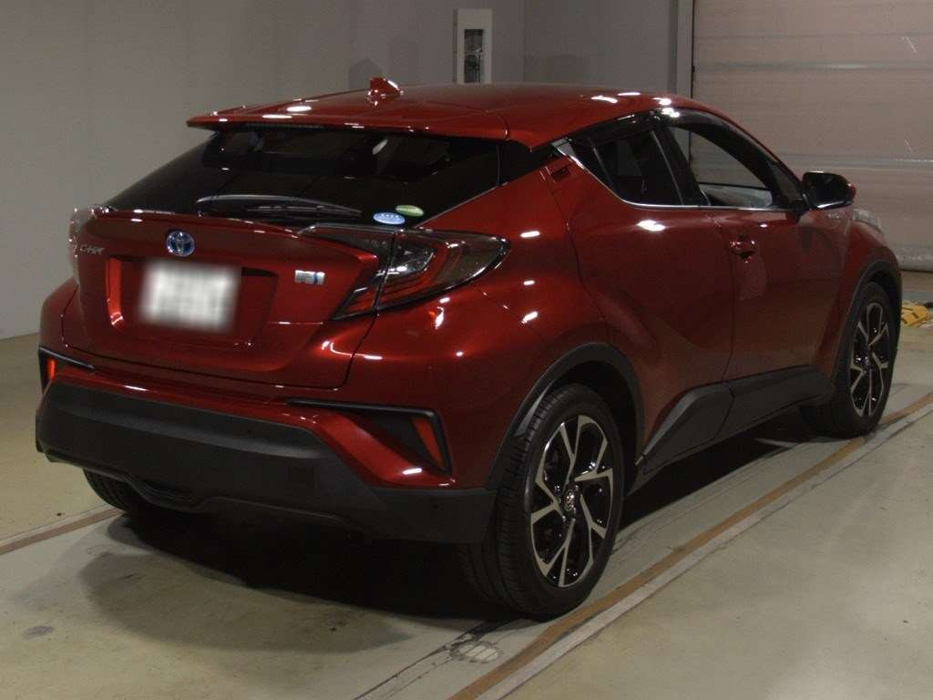 2017 Toyota C-HR ZYX10[1]