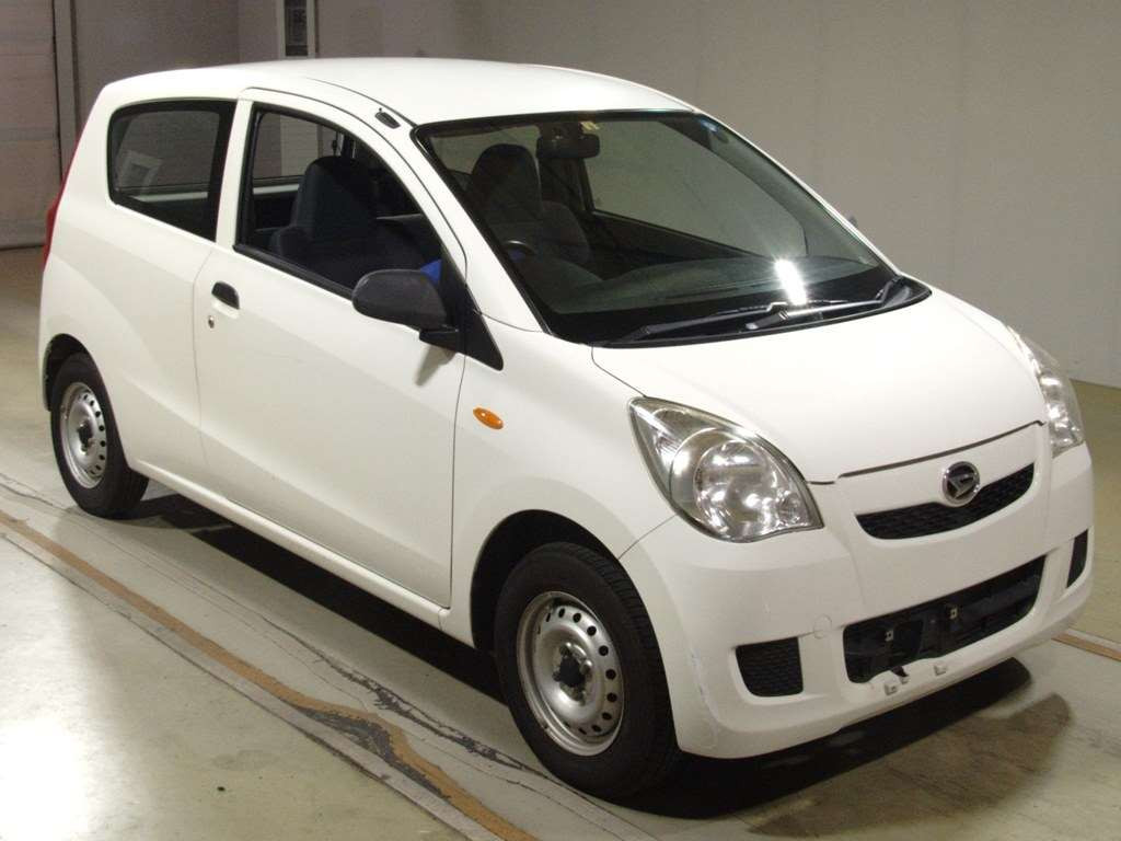 2010 Daihatsu Mira L275V[2]