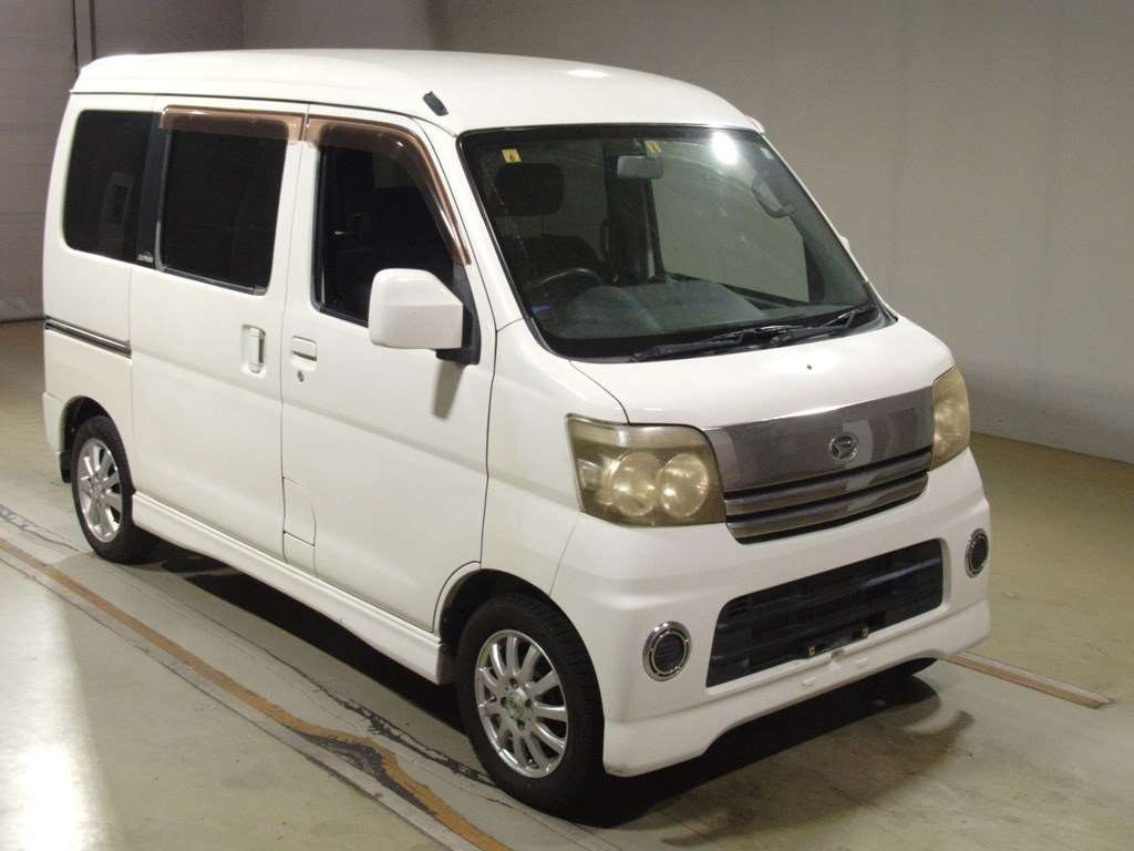 2007 Daihatsu Atrai Wagon S330G[2]