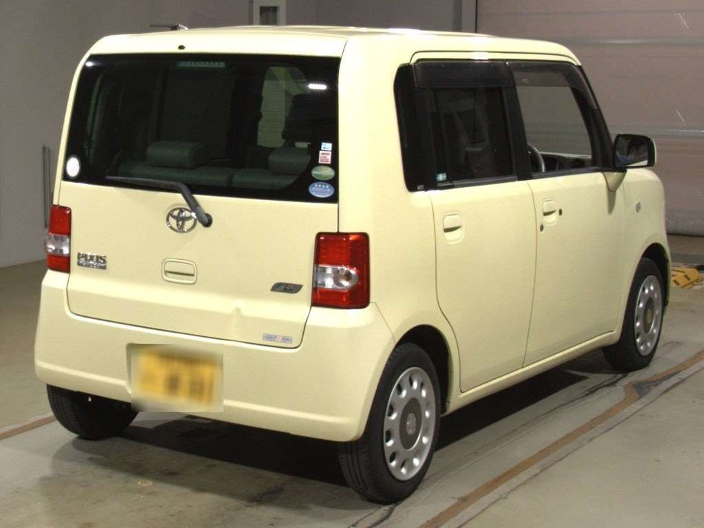 2013 Toyota Pixis Space L575A[1]