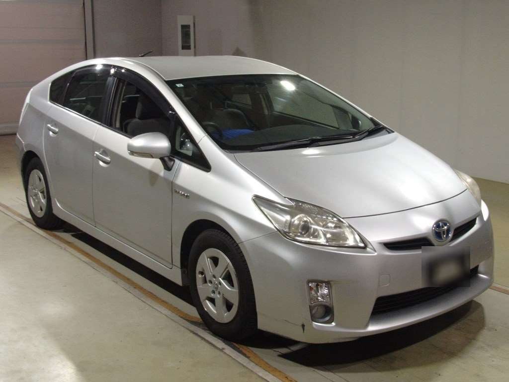 2011 Toyota Prius ZVW30[2]