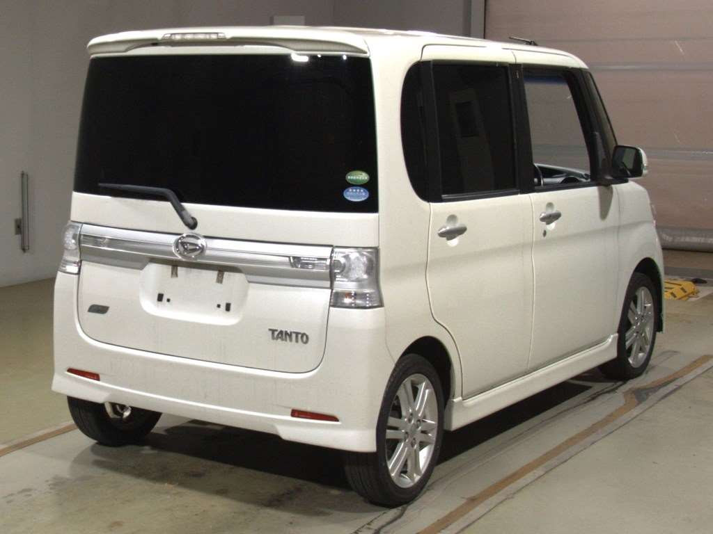 2013 Daihatsu Tanto Custom L375S[1]