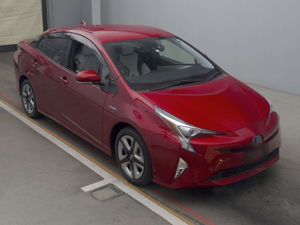 2016 Toyota Prius ZVW50[2]