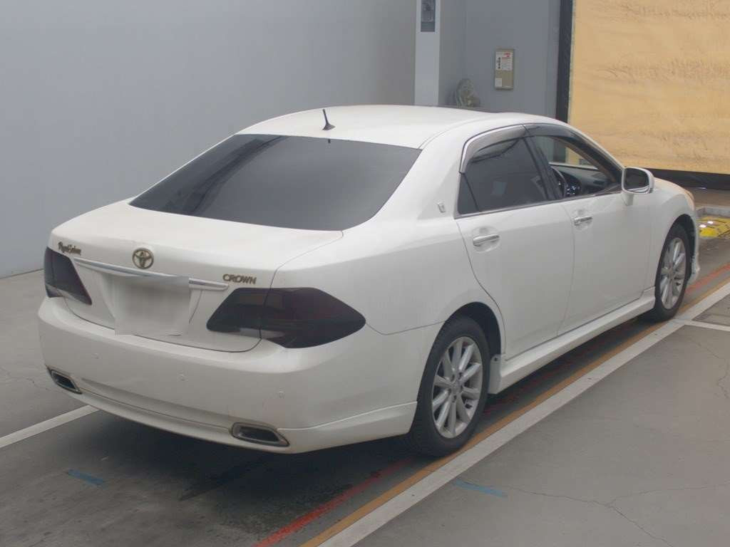 2009 Toyota Crown GRS200[1]