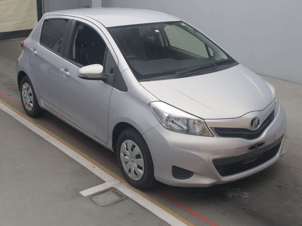 2014 Toyota Vitz KSP130[2]