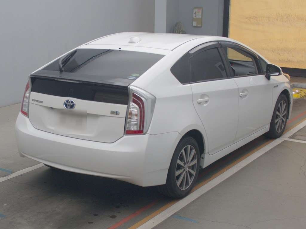 2012 Toyota Prius ZVW30[1]