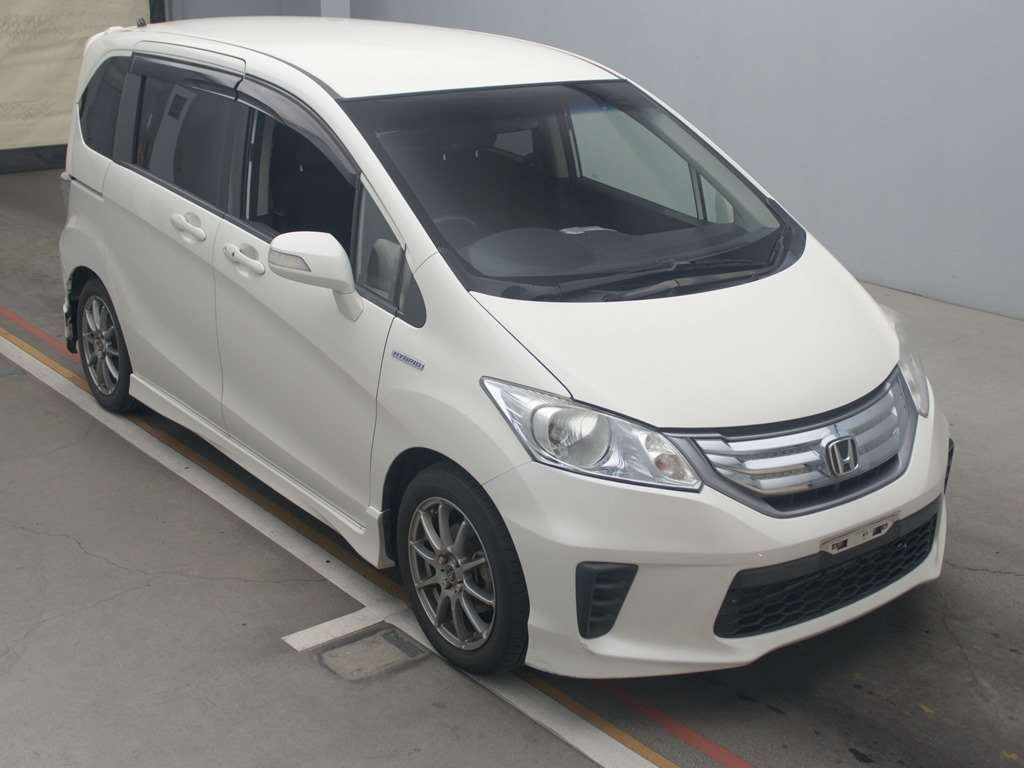 2011 Honda Freed hybrid GP3[2]