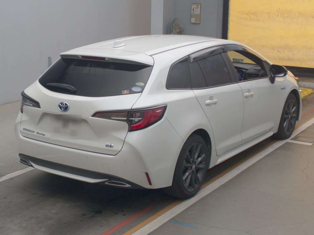 2019 Toyota Corolla Touring Wagon ZWE211W[1]