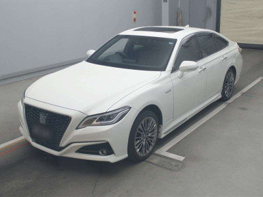 2019 Toyota Crown Hybrid