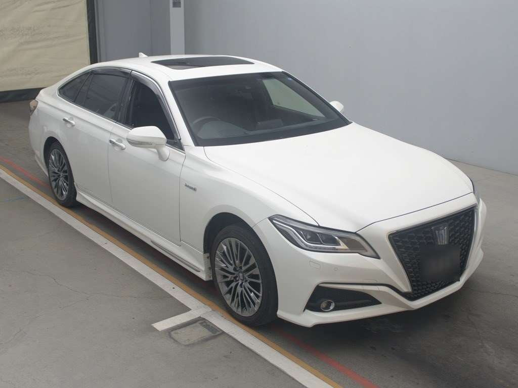 2019 Toyota Crown Hybrid AZSH21[2]