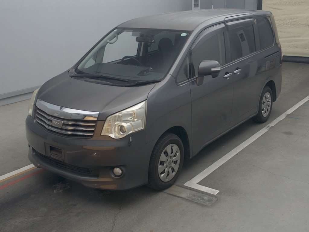 2011 Toyota Noah ZRR70G[0]