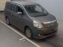 2011 Toyota Noah