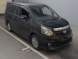 2010 Toyota Noah