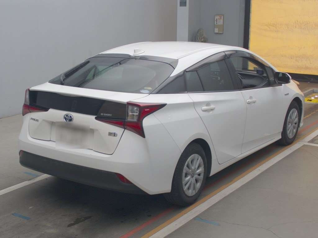 2019 Toyota Prius ZVW51[1]