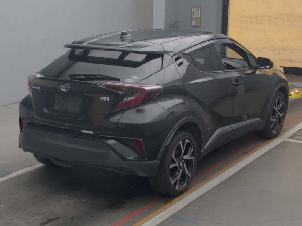 2017 Toyota C-HR ZYX10[1]