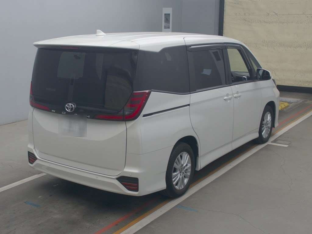 2022 Toyota Noah MZRA90W[1]