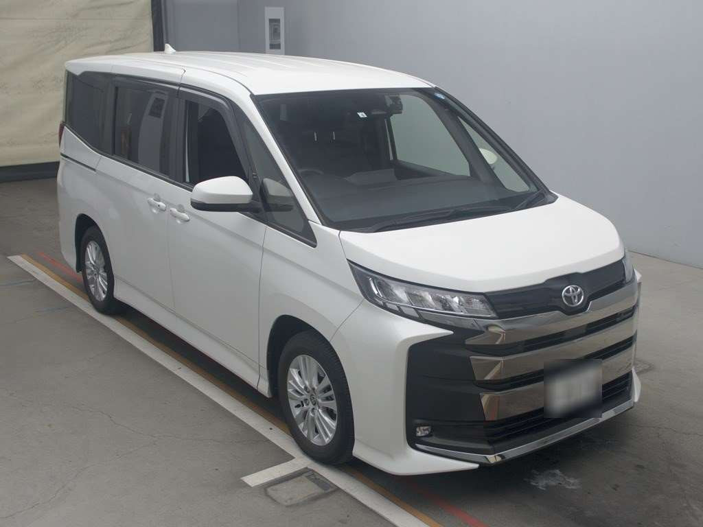 2022 Toyota Noah MZRA90W[2]