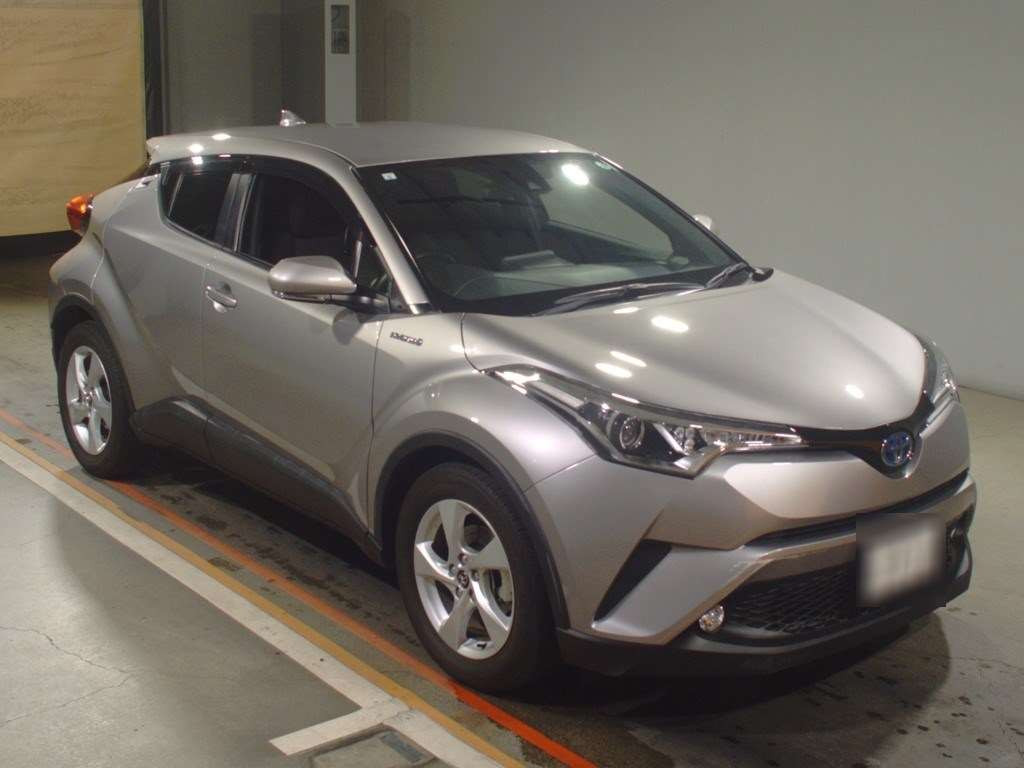 2017 Toyota C-HR ZYX10[2]