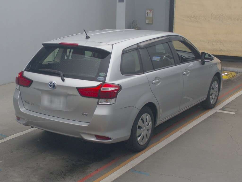 2015 Toyota Corolla Fielder NKE165G[1]