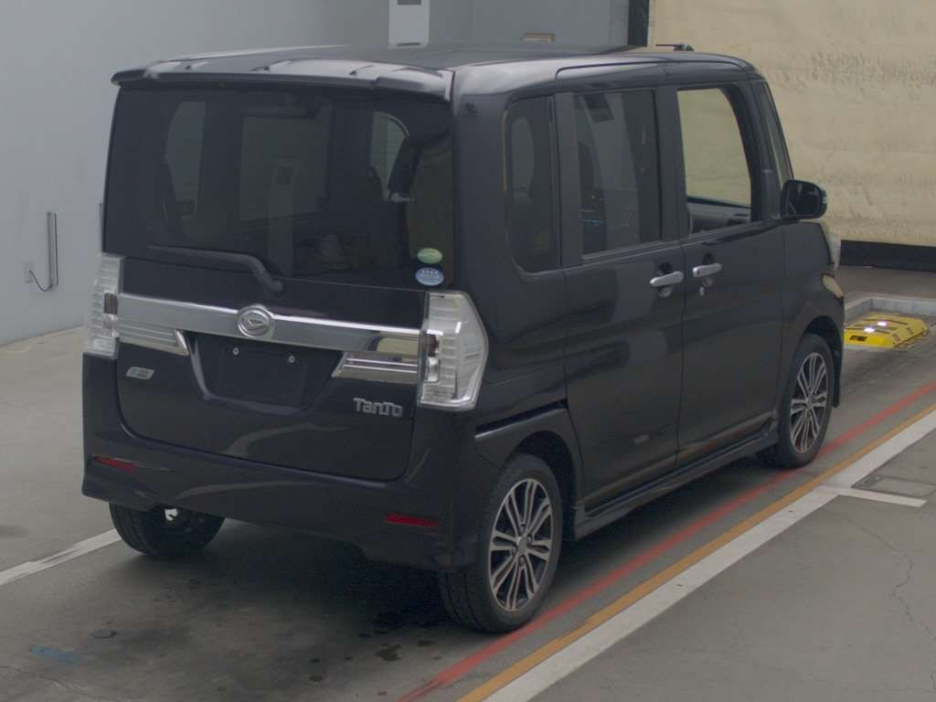 2013 Daihatsu Tanto Custom LA600S[1]