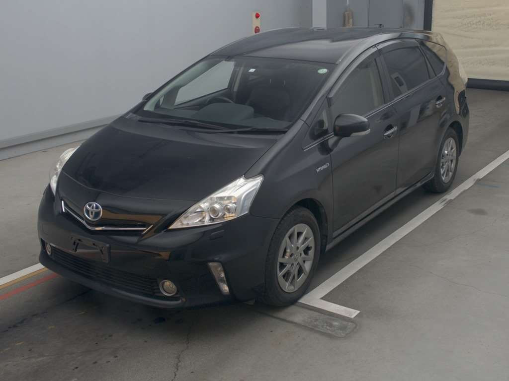 2014 Toyota Prius alpha ZVW41W[0]